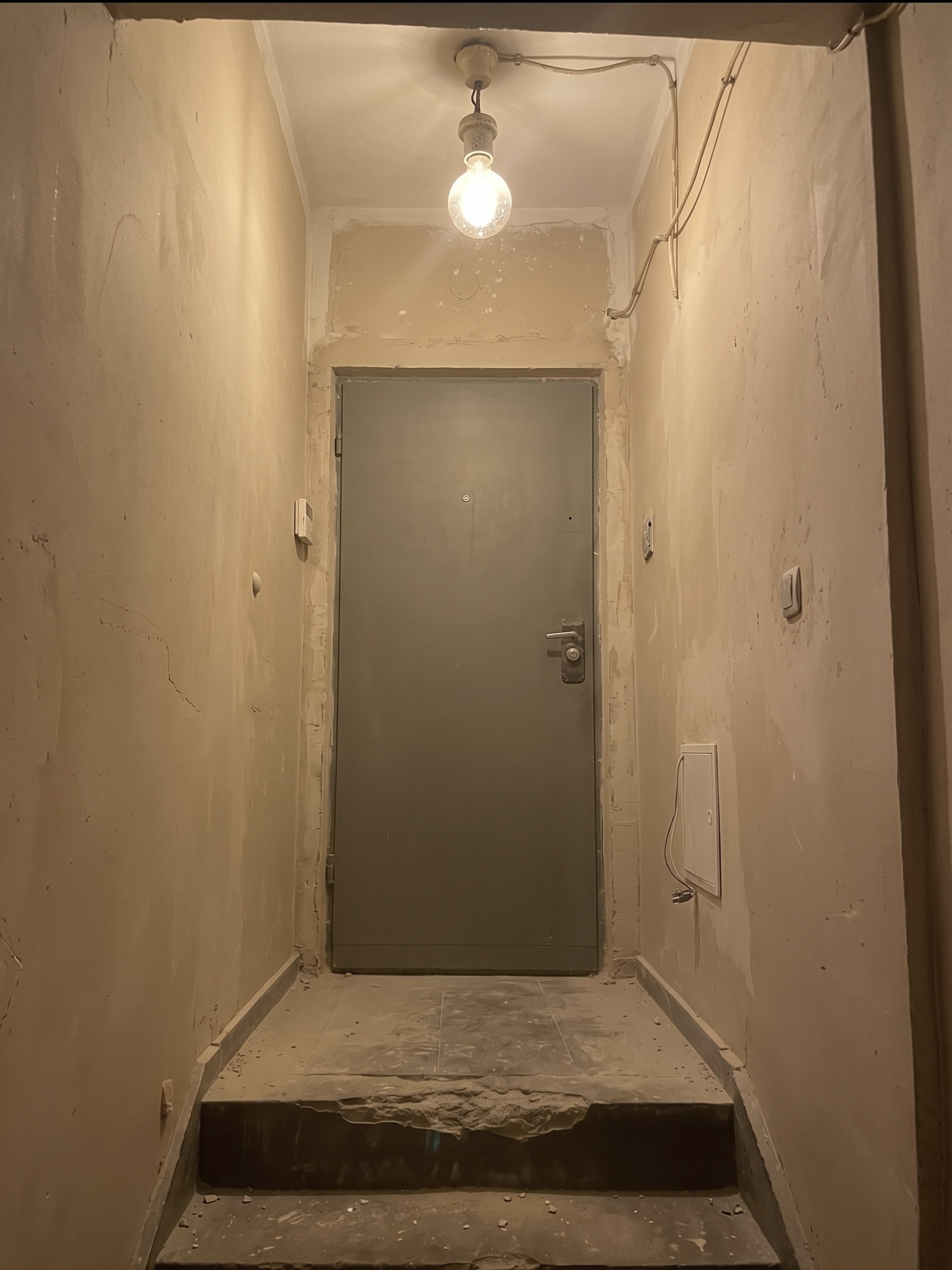 Entryway before the Divine Design transformation
